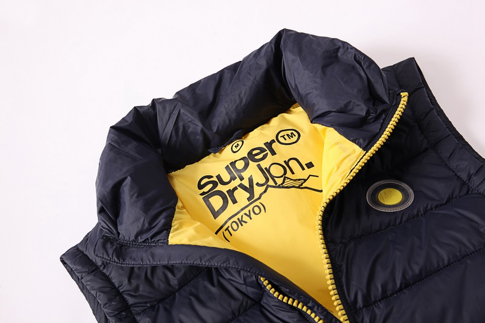 HT-EQ-MJ226-1款羽絨馬甲細節(jié)展示 HT-EQ-MJ226-1款羽絨馬甲細節(jié)展示