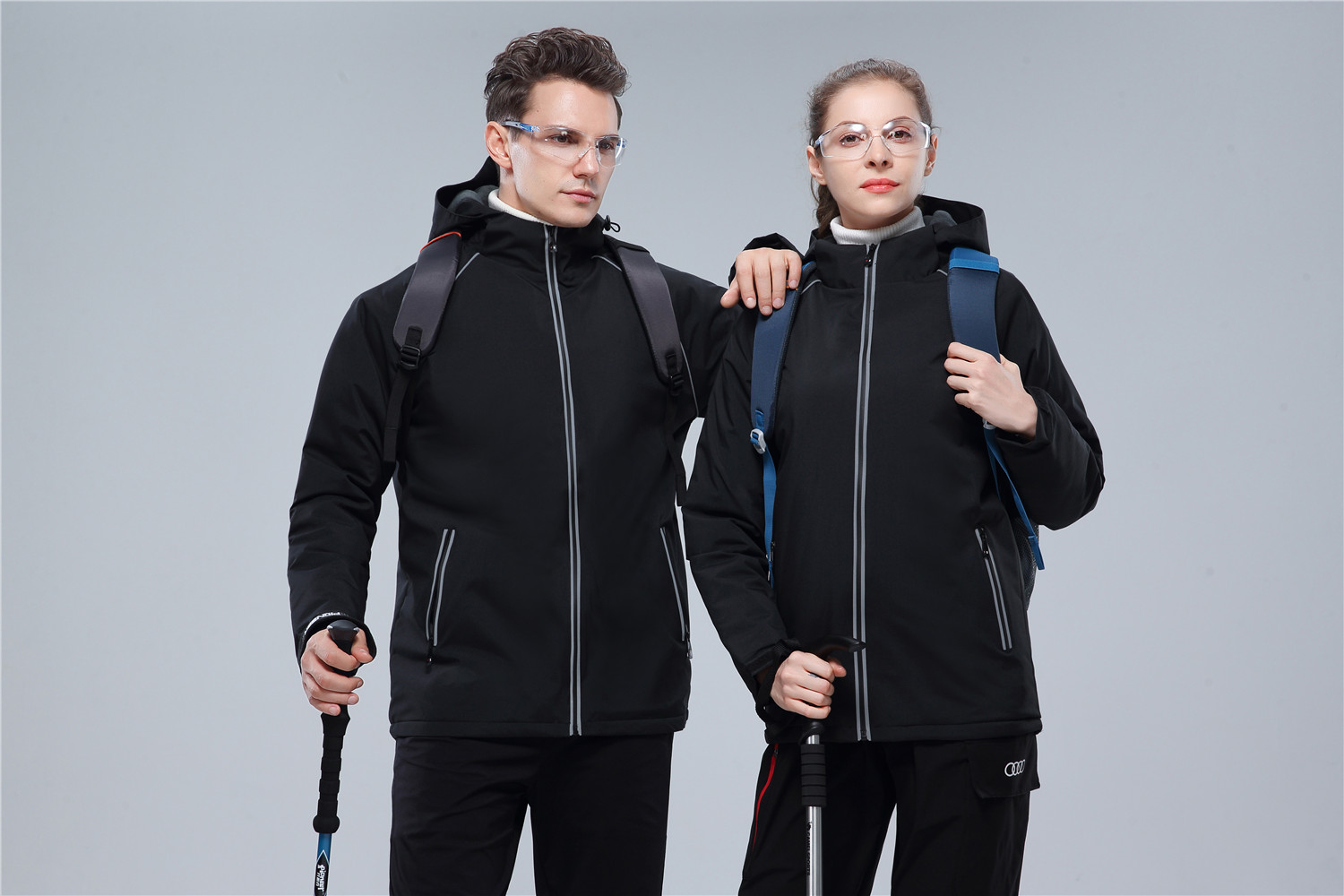 壓條反光一體沖鋒衣模特上身展示效果圖 壓條反光一體沖鋒衣模特上身展示效果圖