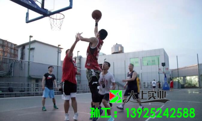 商場天臺“變身”運(yùn)動場